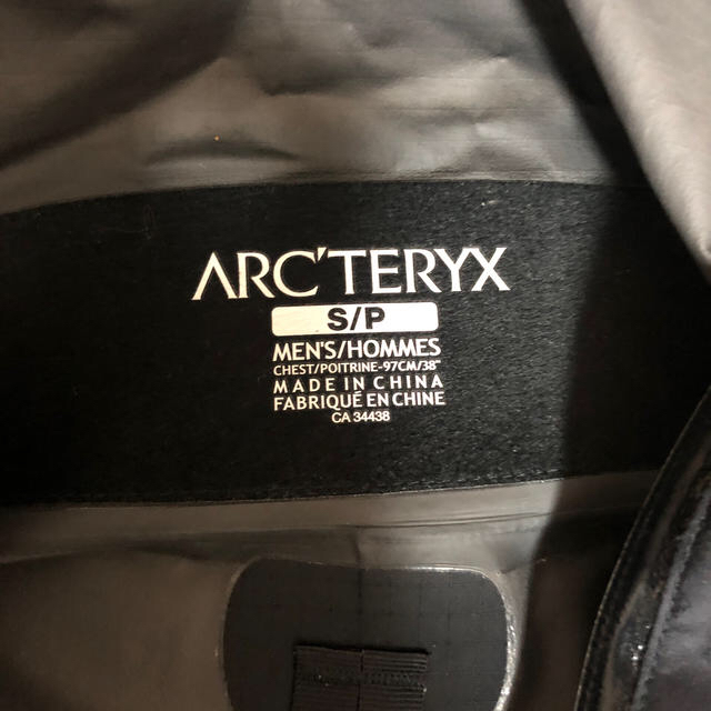 ARC'TERYX(アークテリクス)のアークテリクス GORETEX BETA SL 18aw購入　美品　Sサイズ メンズのジャケット/アウター(マウンテンパーカー)の商品写真