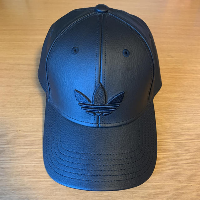 adidas(アディダス)の【adidas originals】leather cap all black メンズの帽子(キャップ)の商品写真