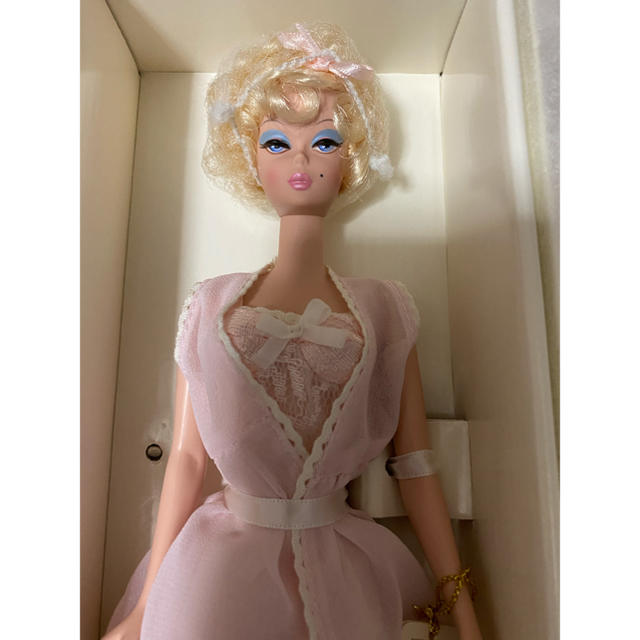 Barbie(バービー)のバービー  ゴールドラベル　シルクストーン キッズ/ベビー/マタニティのおもちゃ(ぬいぐるみ/人形)の商品写真