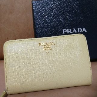 プラダ(PRADA)のご専用PRADA　二つ折り財布👛✨美品☺️(財布)