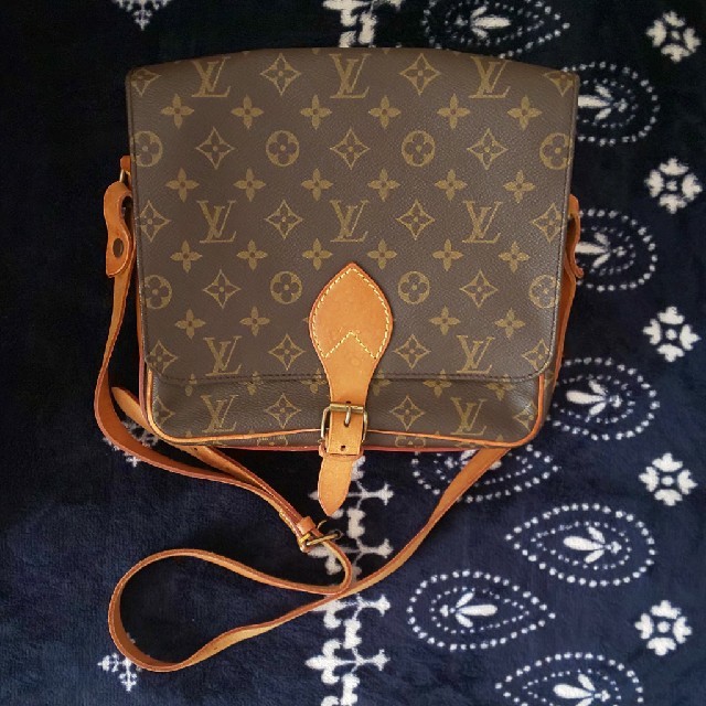 LOUIS VUITTON カルトシエール