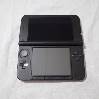 ニンテンドー3DS(ニンテンドー3DS)のNINTENDO 3DS LL 本体＋カセット3つおまけ付(携帯用ゲーム機本体)