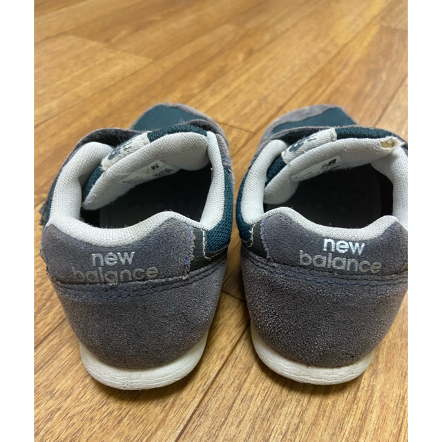 New Balance(ニューバランス)の2点セット！！本日限定値下げ！！ニューバランス&オシュコシュ 2つセット！ キッズ/ベビー/マタニティのキッズ靴/シューズ(15cm~)(スニーカー)の商品写真