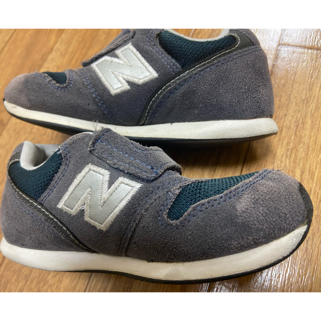 New Balance(ニューバランス)の2点セット！！本日限定値下げ！！ニューバランス&オシュコシュ 2つセット！ キッズ/ベビー/マタニティのキッズ靴/シューズ(15cm~)(スニーカー)の商品写真