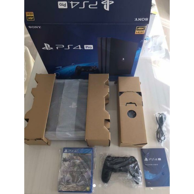 PlayStation®4 Pro ジェット・ブラック 1TB CUH-710…