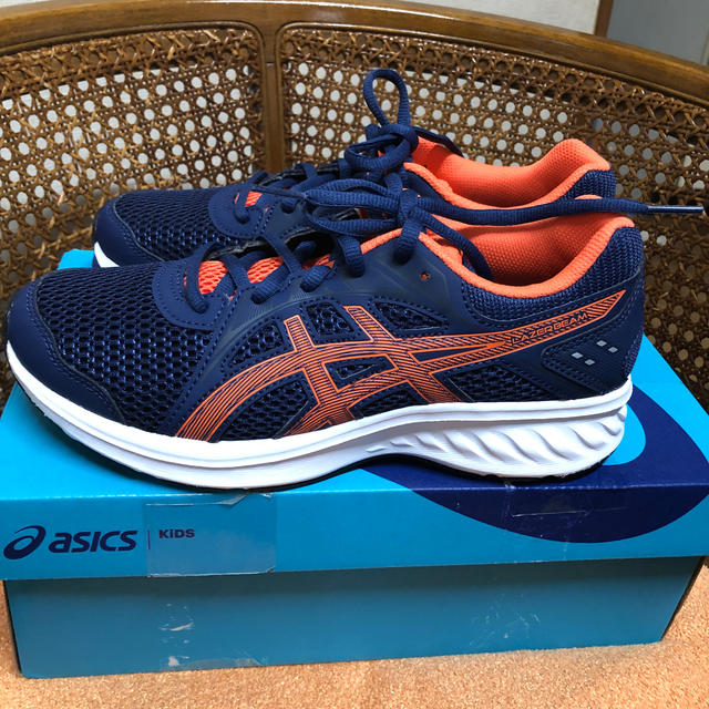 asics(アシックス)のasicsアシックススニーカー レディース未使用 23.5 レディースの靴/シューズ(スニーカー)の商品写真