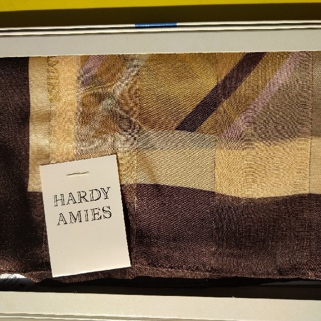 HARDY AMIES(ハーディエイミス)の✤特価HARDY AMIES 未使用自宅保存シルクスカーフ レディースのファッション小物(バンダナ/スカーフ)の商品写真