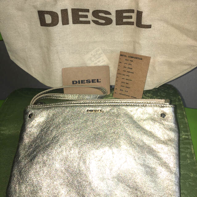 DIESEL(ディーゼル)の特価☆値下げしました☆新品未使用☆DIESEL☆ポーチ☆保存袋付 レディースのファッション小物(ポーチ)の商品写真