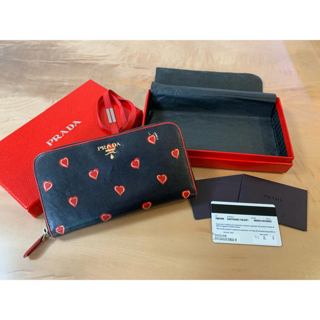 PRADA(プラダ)の★最終値下げ★プラダ　長財布　バレンタイン　ハート　サフィアーノ レディースのファッション小物(財布)の商品写真