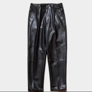 サンシー(SUNSEA)の19AW stein fake leather trousers(スラックス)