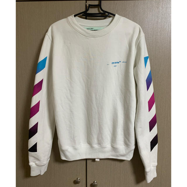 Off-White - オフホワイト トレーナー OFF-WHITE の通販 by sora Off-White - オフホワイト トレーナー OFF-WHITE の通販 by sora