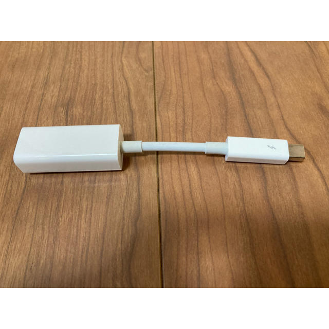 Mac (Apple)(マック)のApple Thunderbolt - ギガビットEthernetアダプタ スマホ/家電/カメラのPC/タブレット(PC周辺機器)の商品写真