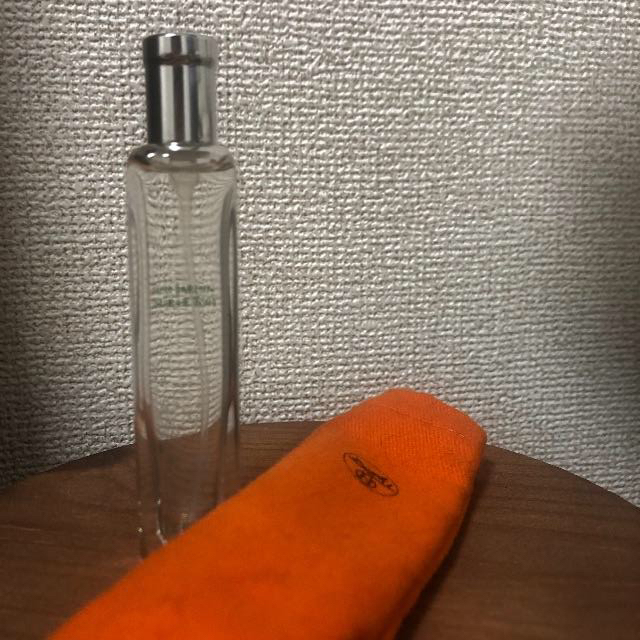 Hermes(エルメス)のHERMESオードトワレ屋根の上の庭 コスメ/美容の香水(ユニセックス)の商品写真