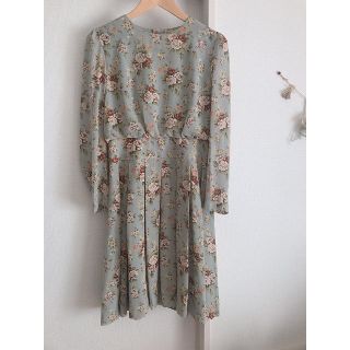 ローラアシュレイ(LAURA ASHLEY)のヴィンテージローズ柄ワンピース(ひざ丈ワンピース)