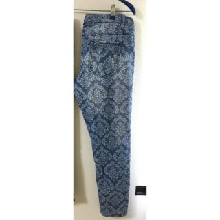 フォーエバートゥエンティーワン(FOREVER 21)のPrint jeans(デニム/ジーンズ)