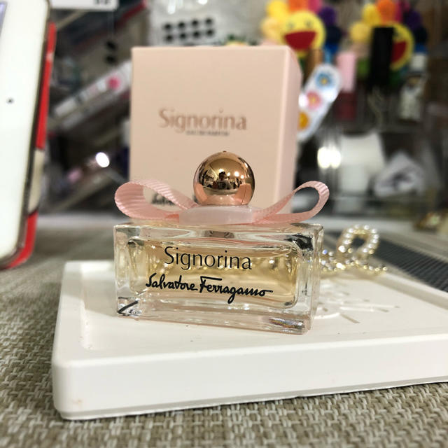 Salvatore Ferragamo(サルヴァトーレフェラガモ)のサルヴァトーレ　フェラガモ　香水5ml コスメ/美容の香水(香水(女性用))の商品写真