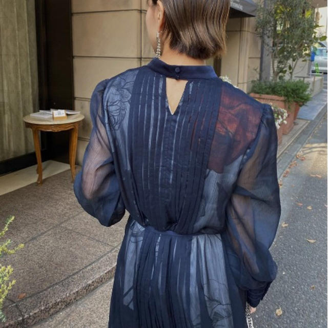 Ameri VINTAGE(アメリヴィンテージ)の美品　AMERI ELLA VEIL DRESS レディースのワンピース(ロングワンピース/マキシワンピース)の商品写真