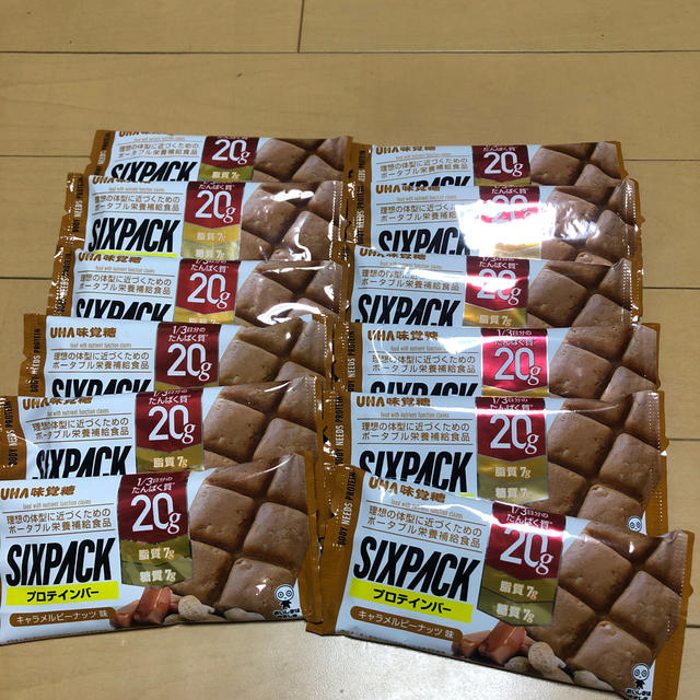 UHA味覚糖(ユーハミカクトウ)のUHA 味覚糖　プロテインバー　SIIXPACK キャラメル味　12袋 食品/飲料/酒の健康食品(プロテイン)の商品写真