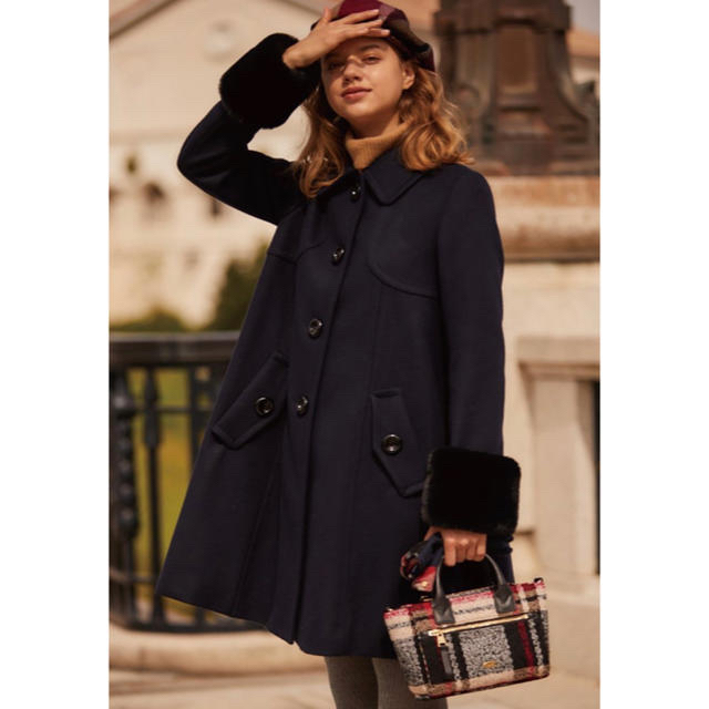 BURBERRY BLUE LABEL(バーバリーブルーレーベル)のブルーレーベルクレストブリッジ    ビーバーメルトンコート メンズのジャケット/アウター(ステンカラーコート)の商品写真