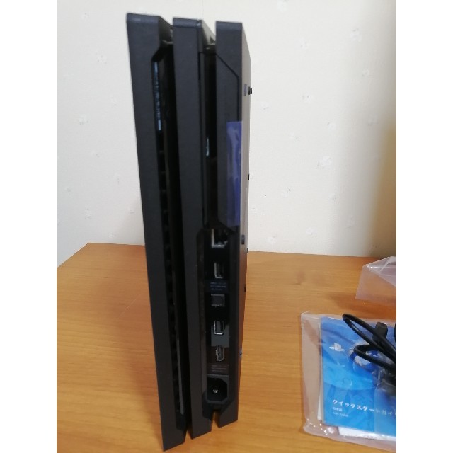 PlayStation4Proプレステ4　CUH -7000B 2