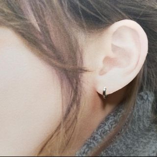 ete - 【新品未使用◎】プラチナ フープピアス 2✖️10mm の通販 by