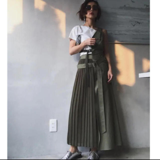 アメリヴィンテージ(Ameri VINTAGE)のAmeri 心斎橋店限定 BELT TIE SET UP SKIRT カーキ (ロングワンピース/マキシワンピース)