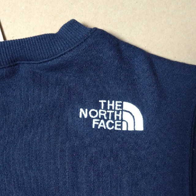 THE NORTH FACE(ザノースフェイス)の【新品】THE NORTH FACE ノースフェイス　トレーナー　120　キッズ キッズ/ベビー/マタニティのキッズ服男の子用(90cm~)(Tシャツ/カットソー)の商品写真