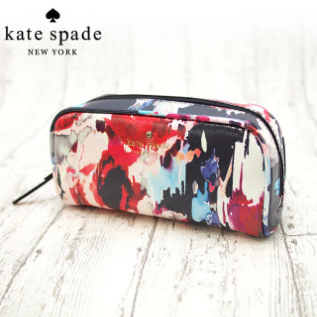 kate spade new york(ケイトスペードニューヨーク)のケイトスペード＊新品ポーチ♡ レディースのファッション小物(ポーチ)の商品写真