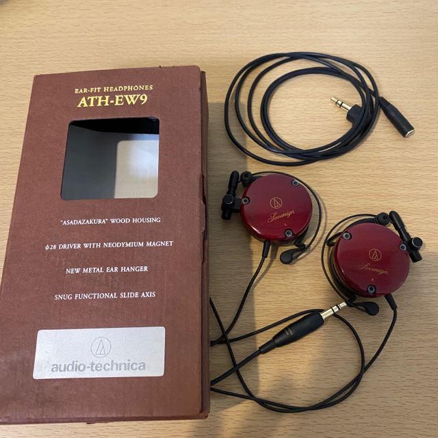 audio-technica(オーディオテクニカ)のオーディオテクニカ　イヤホン　ATH-EW9 耳掛け式　 スマホ/家電/カメラのオーディオ機器(ヘッドフォン/イヤフォン)の商品写真