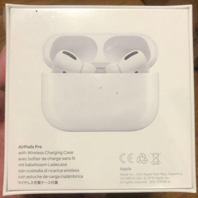 Apple(アップル)のAirPods Pro (エアーポッズ プロ) 新品未開封、未保証品 スマホ/家電/カメラのオーディオ機器(ヘッドフォン/イヤフォン)の商品写真