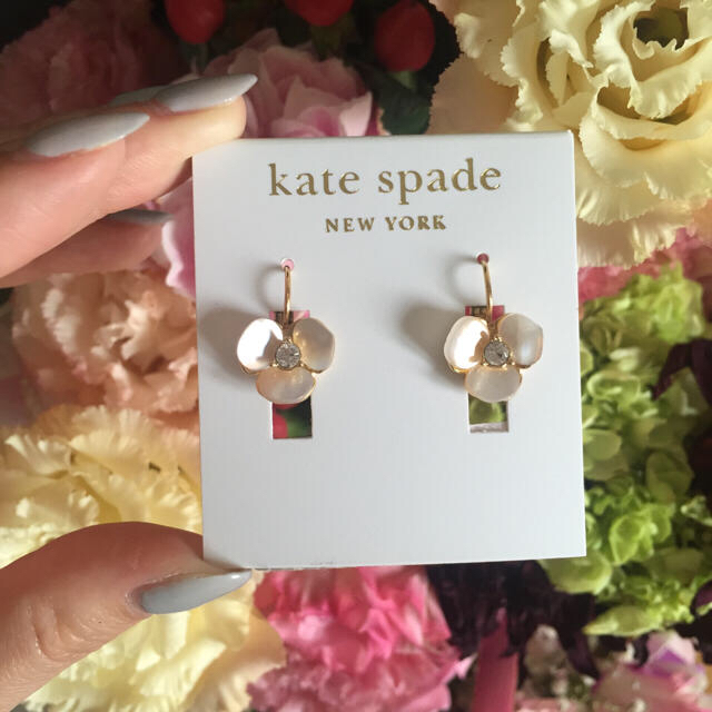 Kate Spade New York ケイトスペード 新品シェル花ピアス の通販 By Min S Shop ケイトスペードニューヨークならラクマ