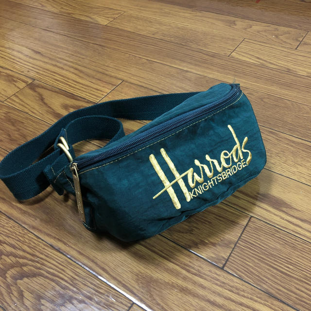 Harrods(ハロッズ)のHarrods ウエストポーチ　ハロッズ レディースのバッグ(ボディバッグ/ウエストポーチ)の商品写真