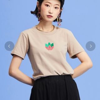 アディダス(adidas)のadidas♥️新品Tシャツ(Tシャツ(半袖/袖なし))