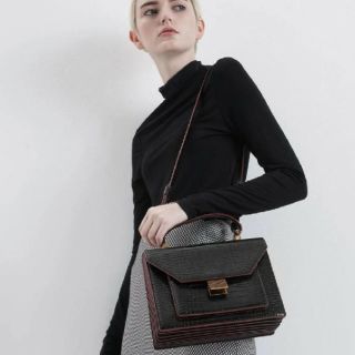 チャールズアンドキース(Charles and Keith)のCharles and Keith ショルダーバッグ(ショルダーバッグ)