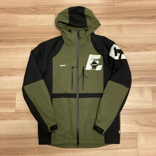 F.C.R.B. ダウン ツアージャケット エフシーアルビーの通販 by いっさ's shop|エフシーアールビーならラクマ - FCRB マウンテンパーカー PDK 通販新品