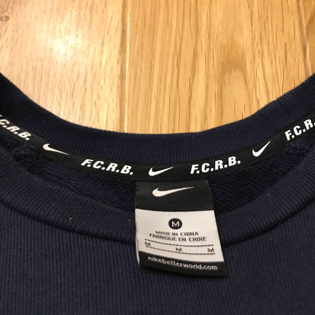 F.C.R.B.(エフシーアールビー)の FCRB NIKE EMBLEM CREWNECK SWEAT M NAVY メンズのトップス(スウェット)の商品写真