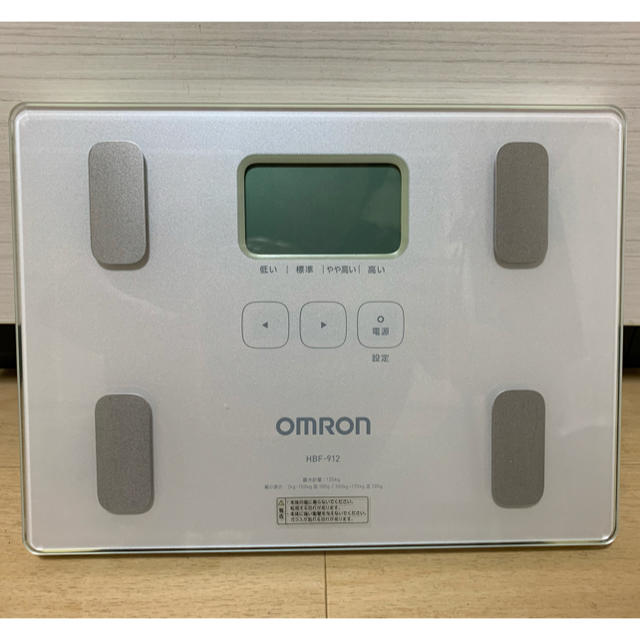 OMRON(オムロン)のrui様専用　オムロン　体重体組成形（体重計） スマホ/家電/カメラの美容/健康(体重計/体脂肪計)の商品写真