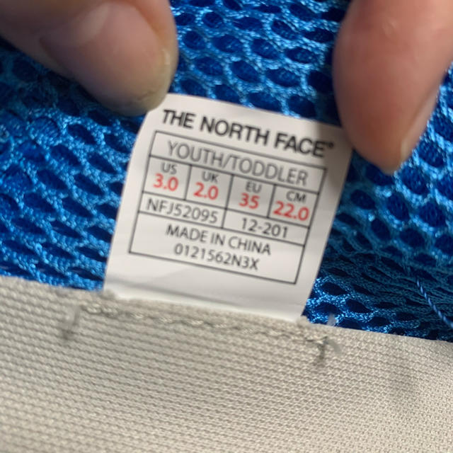 THE NORTH FACE(ザノースフェイス)のpokemachuさん専用 キッズ/ベビー/マタニティのキッズ靴/シューズ(15cm~)(スニーカー)の商品写真