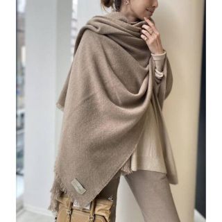 アパルトモンドゥーズィエムクラス(L'Appartement DEUXIEME CLASSE)の【ALONPI CASHMERE / アロンピ カシミア】STOLE ベージュ(ストール/パシュミナ)