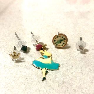 不思議な国のアリス　ピアス　5ケ💖✨(ピアス)