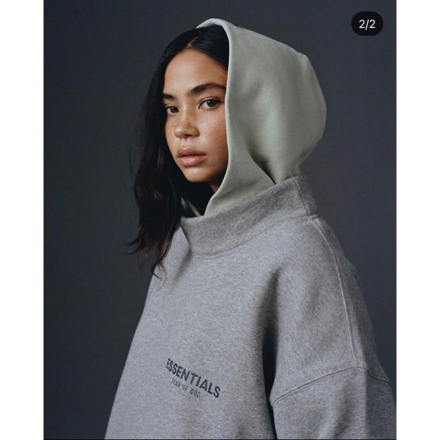 FEAR OF GOD(フィアオブゴッド)の新品 FOG Essentials モックネックスウェット　エッセンシャルズ メンズのトップス(スウェット)の商品写真