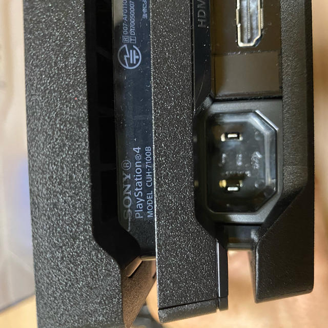 PS4 Pro 4K HDR 1TB Jet Black  本体&KH3