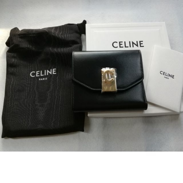 celine(セリーヌ)の●新品/正規品●  CELINE ジップ付 C（セー） スモールウォレット レディースのファッション小物(財布)の商品写真