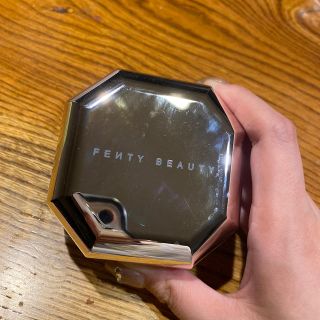 FENTY BEAUTY パウダー