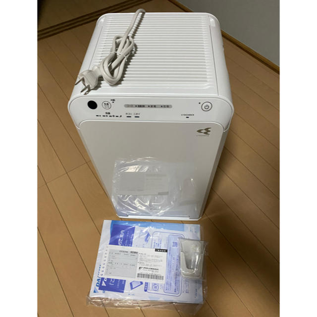 DAIKIN(ダイキン)のダイキン 空気清浄機（25畳まで ホワイト）DAIKIN MC55W-W スマホ/家電/カメラの生活家電(空気清浄器)の商品写真