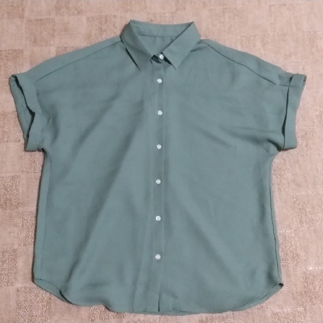 GU(ジーユー)のシャツ GU レディースのトップス(シャツ/ブラウス(半袖/袖なし))の商品写真