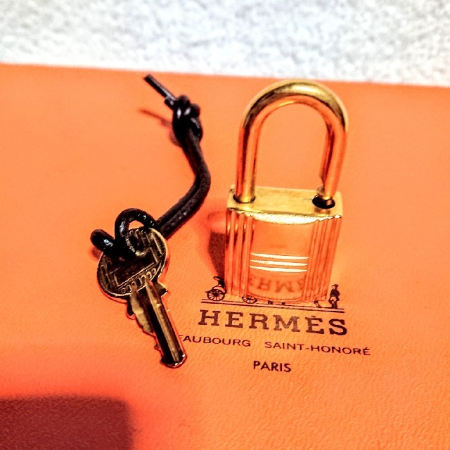 HERMES エルメス カデナ　No.68 68番　鍵付き　キー パドロック