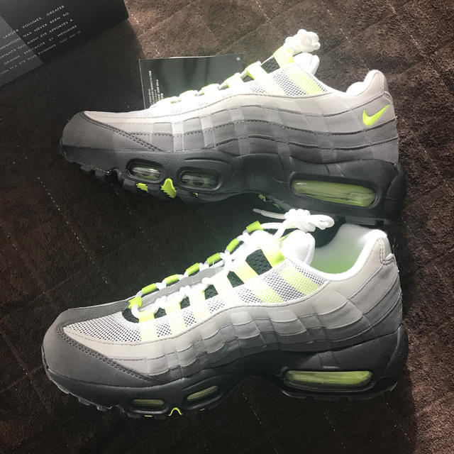 NIKE(ナイキ)のnike Airmax95 OG  イエローグラデ　24.5 レディースの靴/シューズ(スニーカー)の商品写真