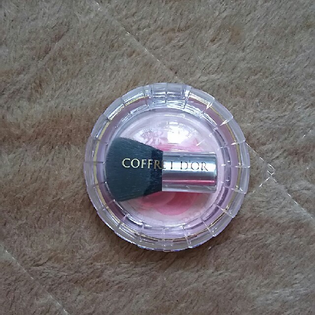 COFFRET D'OR(コフレドール)のコフレドールスマイルアップチークスN02 コスメ/美容のベースメイク/化粧品(チーク)の商品写真