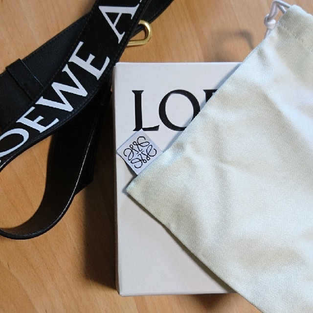 LOEWE(ロエベ)のLOEWE  ポーチ レディースのファッション小物(ポーチ)の商品写真